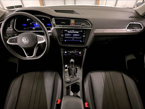 Used 2022 Volkswagen Tiguan SE image 14