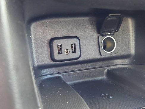Used 2018 Chevrolet Equinox Premier AWD/4WD image 19