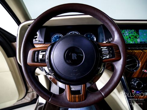 Used 2019 Rolls-Royce Cullinan image 13