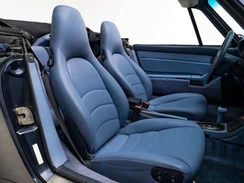 Used 1996 Porsche 911 Carrera RWD image 40