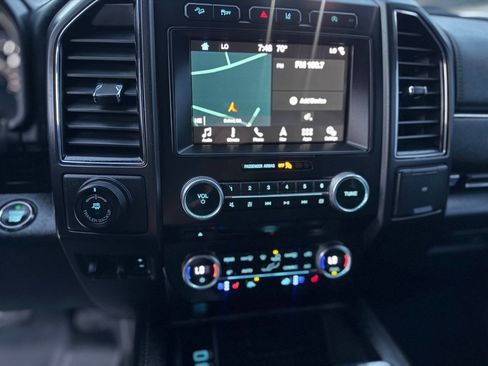 Used 2018 Ford Expedition Limited w/ Equipment Group 301A AWD/4WD image 15