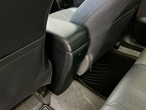 Used 2015 Toyota Prius Four image 29