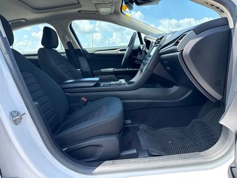 Used 2020 Ford Fusion SE FWD image 10