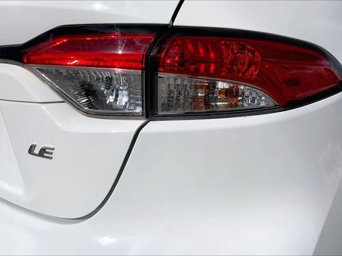 Used 2024 Toyota Corolla LE FWD image 30