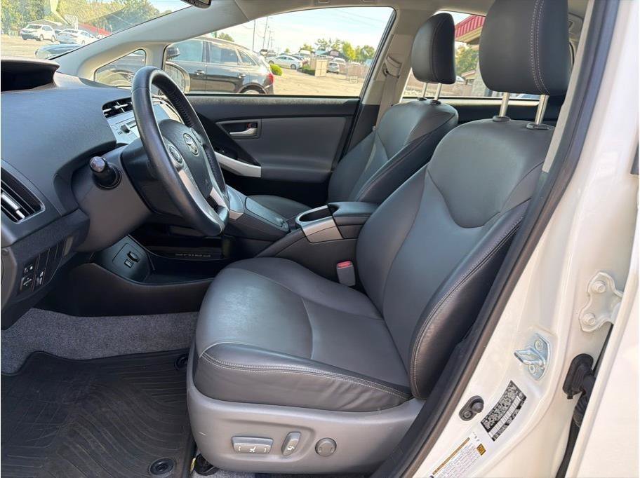 Used 2014 Toyota Prius Four FWD image 10
