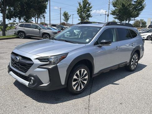 Used 2024 Subaru Outback Limited XT AWD/4WD image 3
