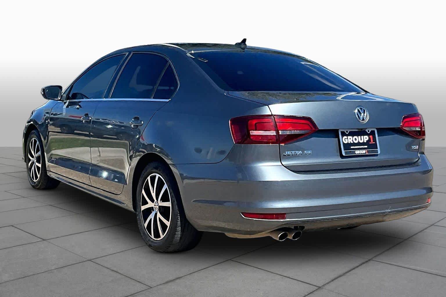 Used 2017 Volkswagen Jetta SE FWD image 12