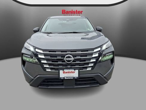 Used 2024 Nissan Rogue S AWD/4WD image 2