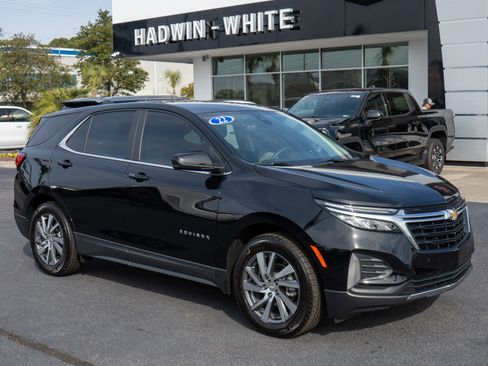 Used 2022 Chevrolet Equinox LT image 1