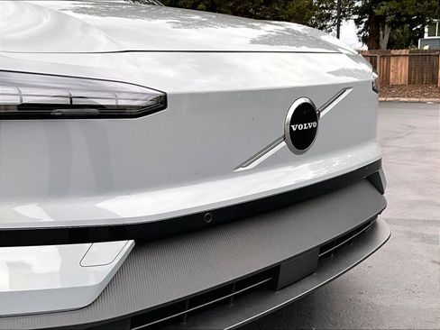 New 2026 Volvo EX30 Plus w/ Climate Package image 33