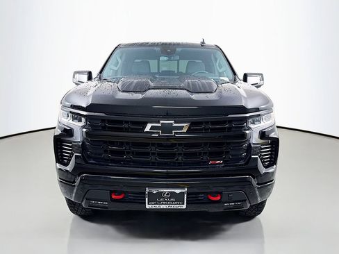 Used 2025 Chevrolet Silverado 1500 LT Trail Boss w/ LT Trail Boss Premium Package AWD/4WD image 2