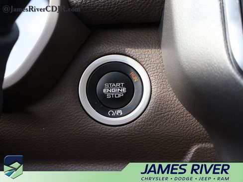 Used 2026 RAM 2500 Laramie AWD/4WD image 31