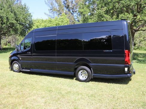 Used 2023 Mercedes-Benz Sprinter 3500 image 8