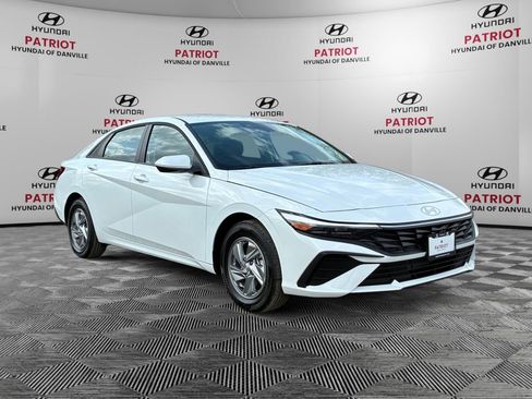 New 2026 Hyundai Elantra SE image 1