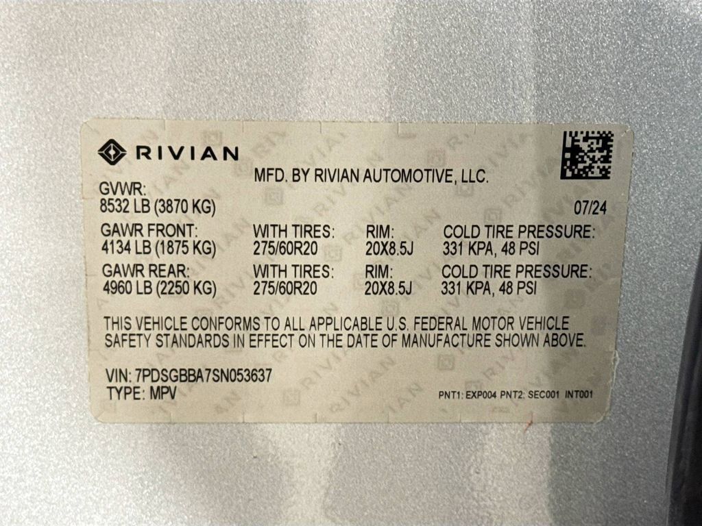 Used 2025 Rivian R1S Adventure Dual AWD/4WD image 42