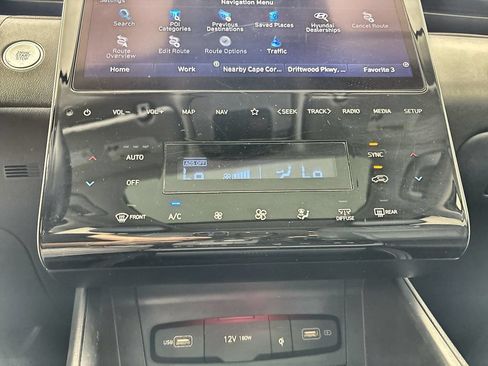 Used 2023 Hyundai Tucson Limited AWD/4WD image 17