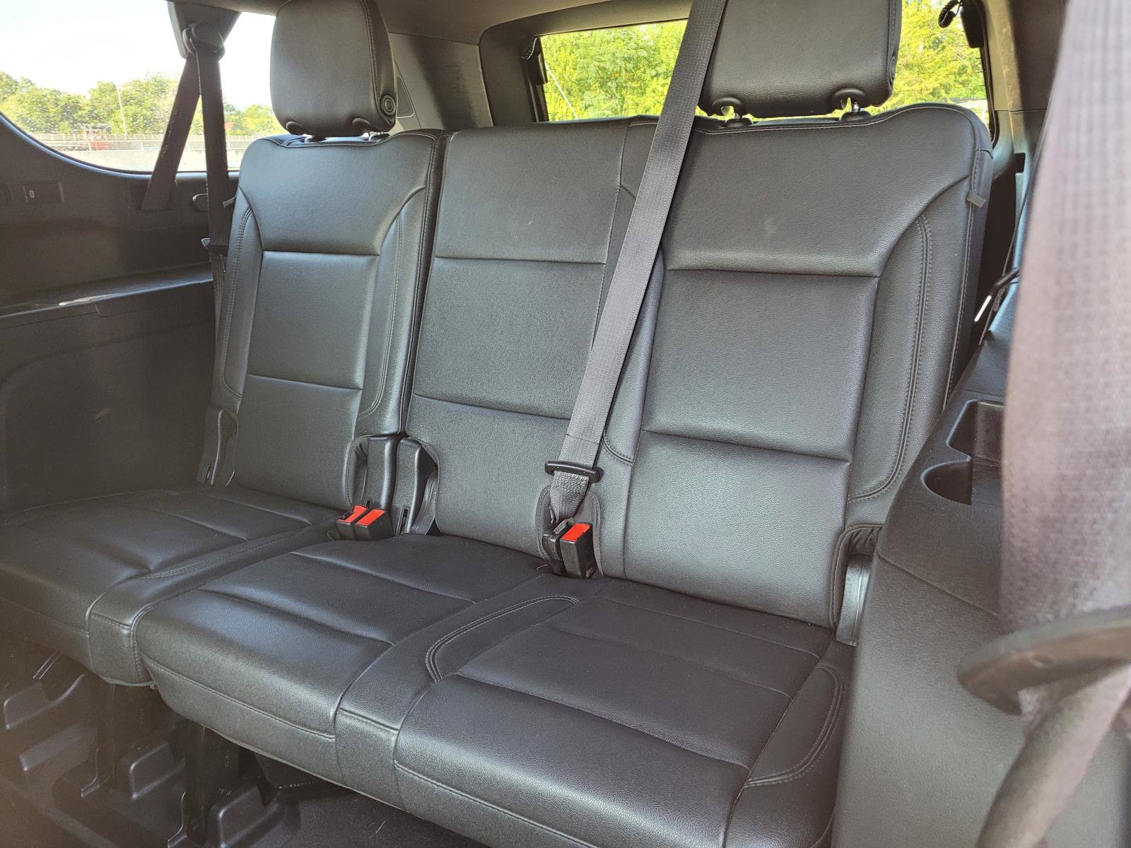 Used 2022 Chevrolet Suburban Z71 AWD/4WD image 4