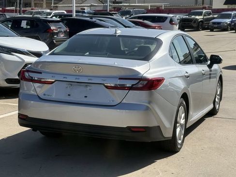 Used 2025 Toyota Camry LE FWD image 4