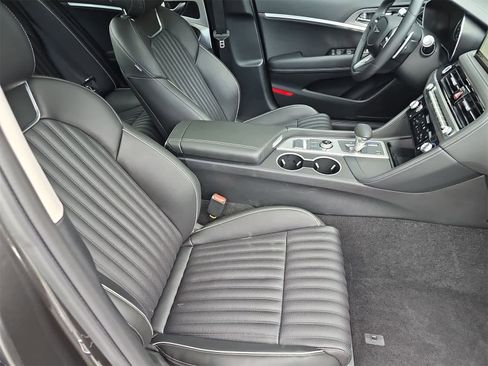 Used 2026 Genesis G70 2.5T Prestige image 18