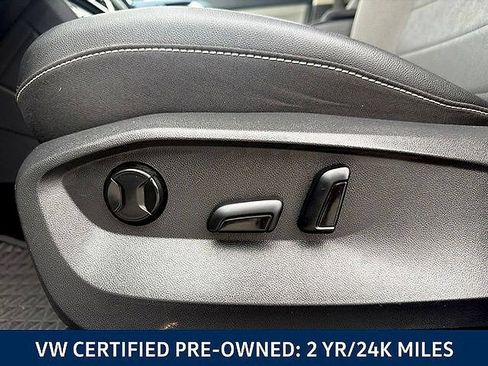 Certified 2022 Volkswagen Taos SE FWD image 19