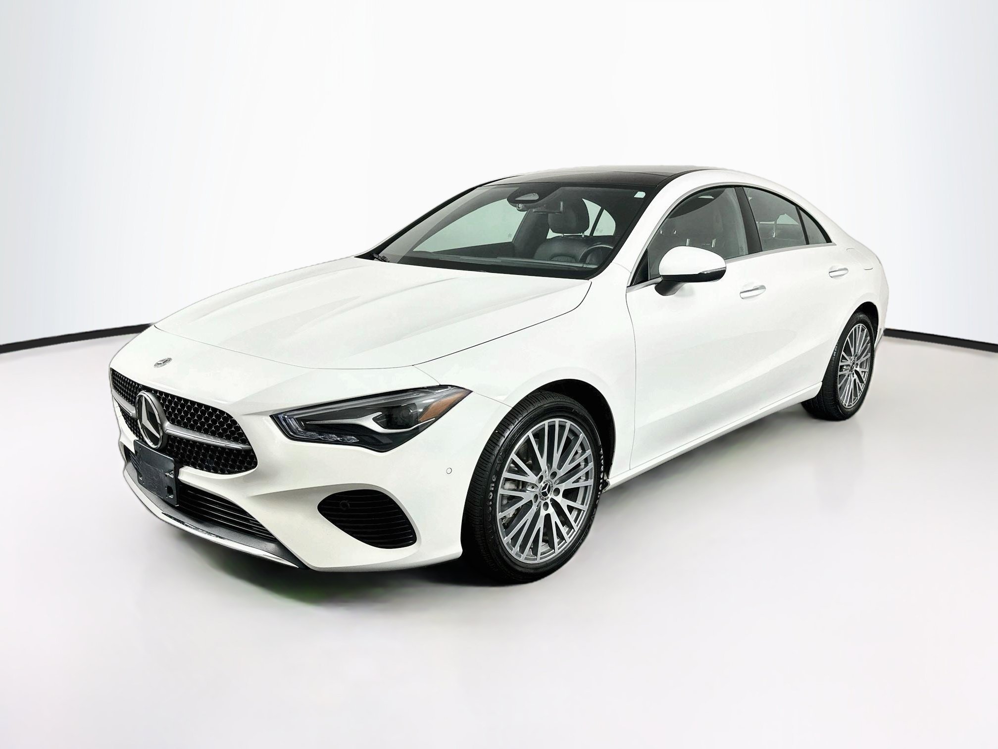 Used 2025 Mercedes-Benz CLA 250 image 3