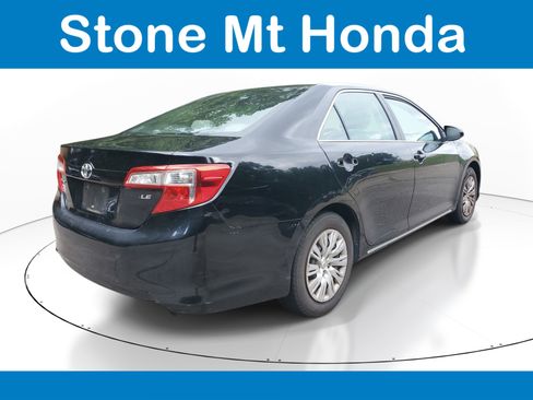 Used 2012 Toyota Camry LE FWD image 9