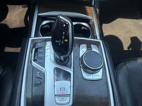 Used 2019 BMW 740i 740i image 26