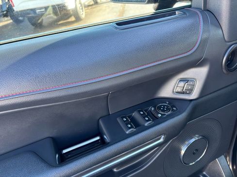 Used 2023 Ford Expedition Limited image 16