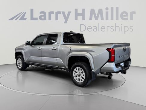 Certified 2026 Toyota Tacoma SR5 AWD/4WD image 3