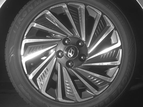 Used 2025 Hyundai Sonata SEL FWD image 15