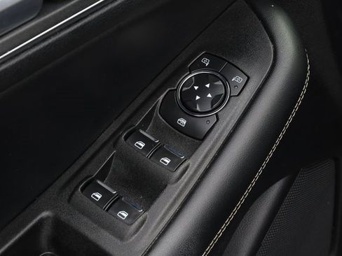 Used 2021 Ford Edge ST image 17