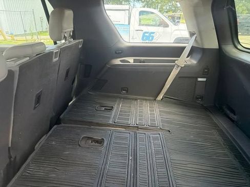 Used 2020 Ford Expedition XLT w/ Equipment Group 202A RWD image 9