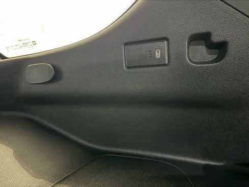 Used 2024 Chevrolet Tahoe LT image 38