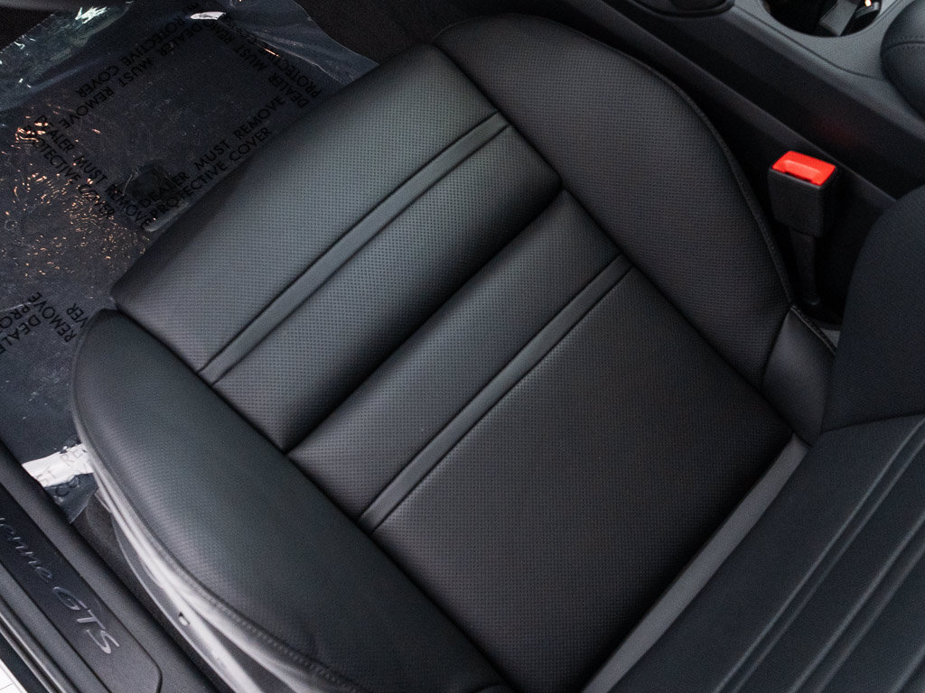 Used 2026 Porsche Cayenne GTS AWD/4WD image 19