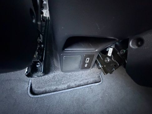 Used 2023 Buick Encore GX Select w/ Sport Touring Package FWD image 18