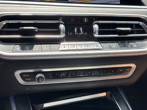 Used 2022 BMW X7 xDrive40i w/ Executive Package AWD/4WD image 29