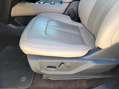 Used 2022 Ford Expedition Limited image 5