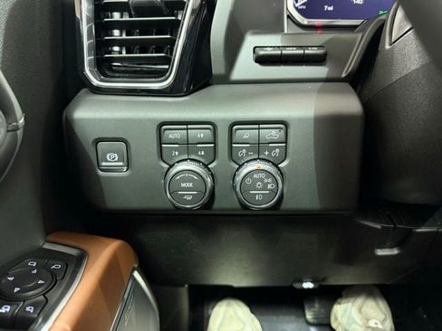 New 2026 GMC Sierra 2500 Denali Ultimate image 14