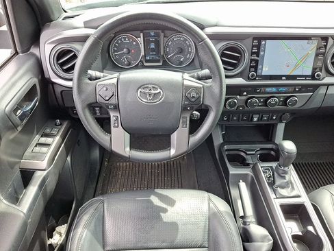 Used 2023 Toyota Tacoma TRD Off-Road w/ TRD Premium Off Road Package AWD/4WD image 9