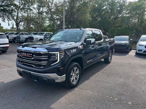 Used 2025 GMC Sierra 1500 SLT AWD/4WD image 1