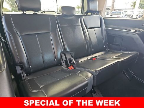Used 2024 Ford Expedition XLT image 12