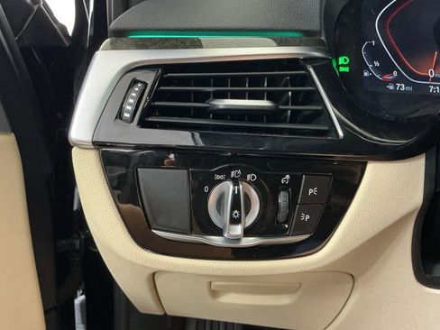 Used 2021 BMW 540i w/ Convenience Package image 18