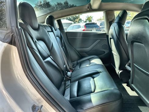 Used 2023 Tesla Model 3 Standard Range image 13