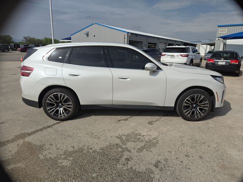Used 2025 BMW X3 xDrive30i w/ Convenience Package AWD/4WD image 2