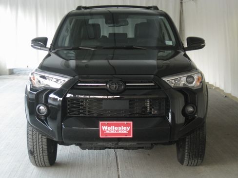 Used 2024 Toyota 4Runner SR5 Premium image 6