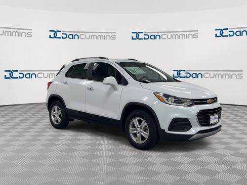 Used 2019 Chevrolet Trax LT w/ LT Convenience Package AWD/4WD image 2