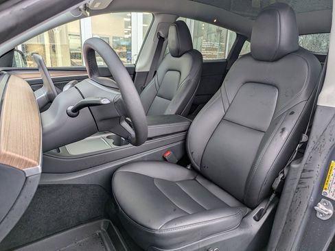 Used 2023 Tesla Model Y Long Range image 23