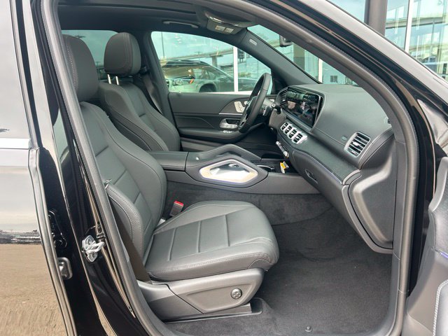 Used 2025 Mercedes-Benz GLS 450 4MATIC image 40