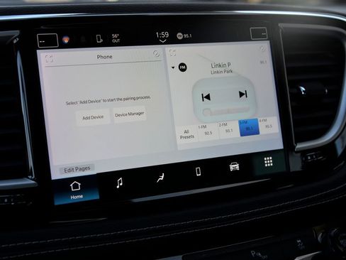 Used 2021 Chrysler Pacifica Touring w/ S Appearance Package image 19