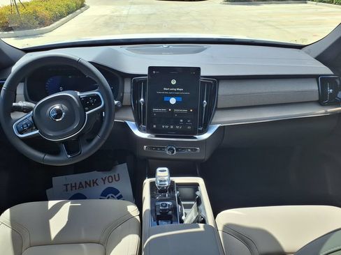 New 2026 Volvo XC90 T8 Plus w/ Protection Package Premier AWD/4WD image 19